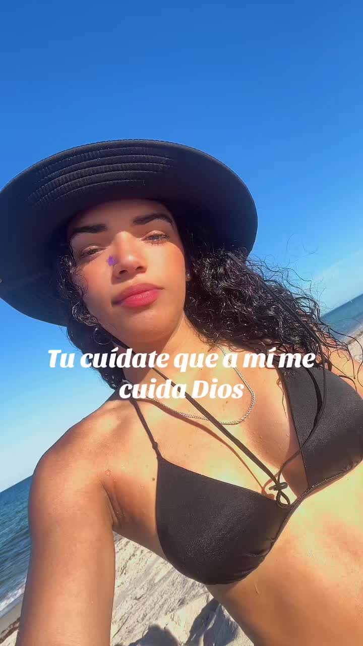 @𝜗𝜚Daniela