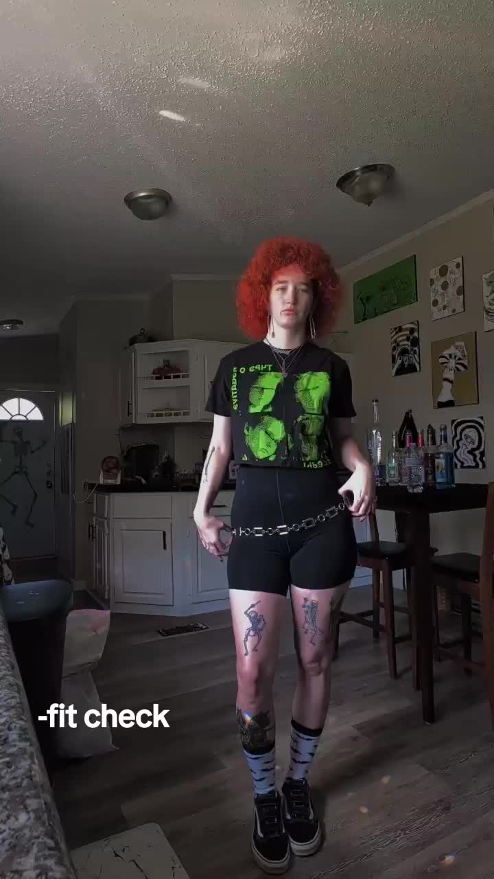 @🪦𝕷𝖊𝖊🪦