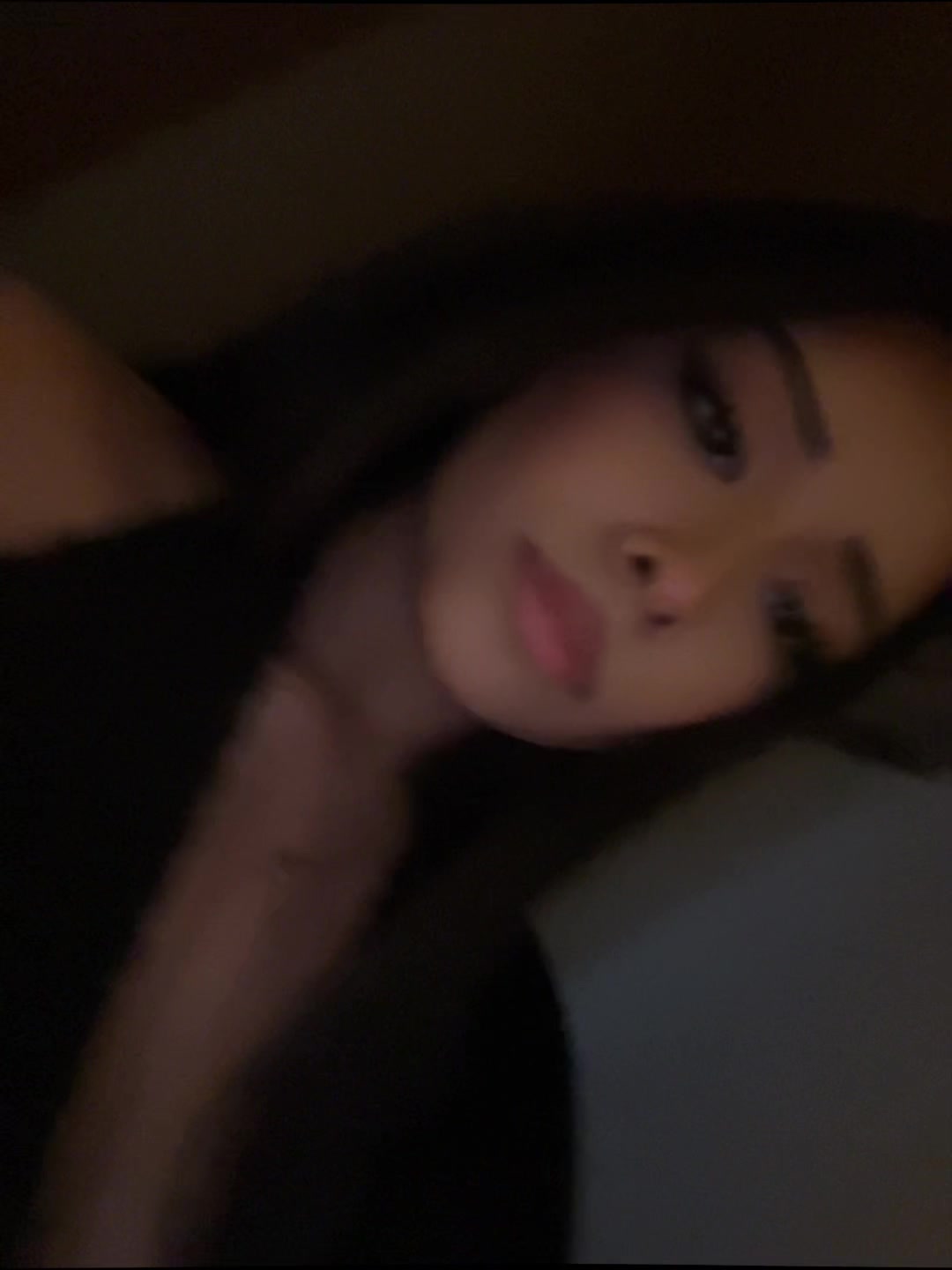 @ℰ𝓁ℯ𝓃𝒶🥀