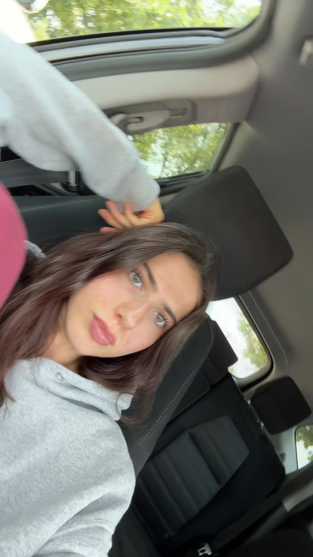 @Adora