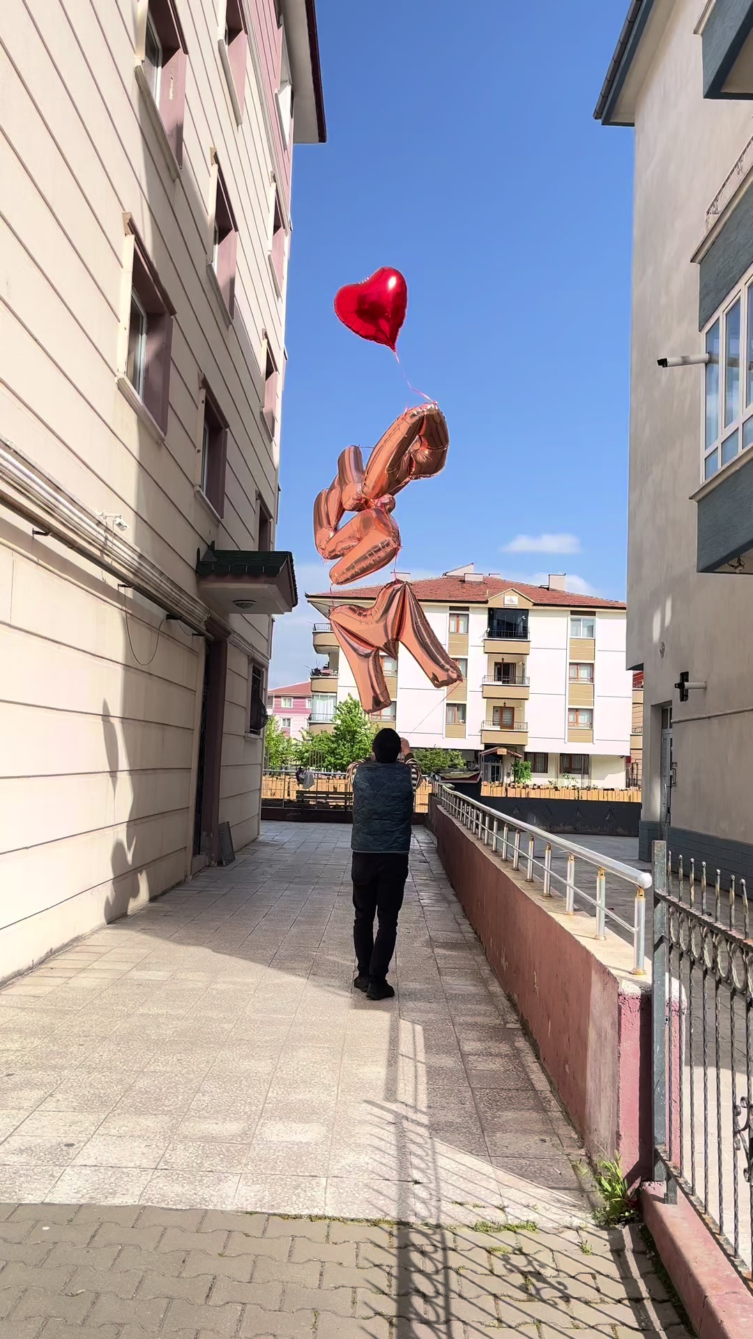 @Minnoş s&uuml;s ve parti evi