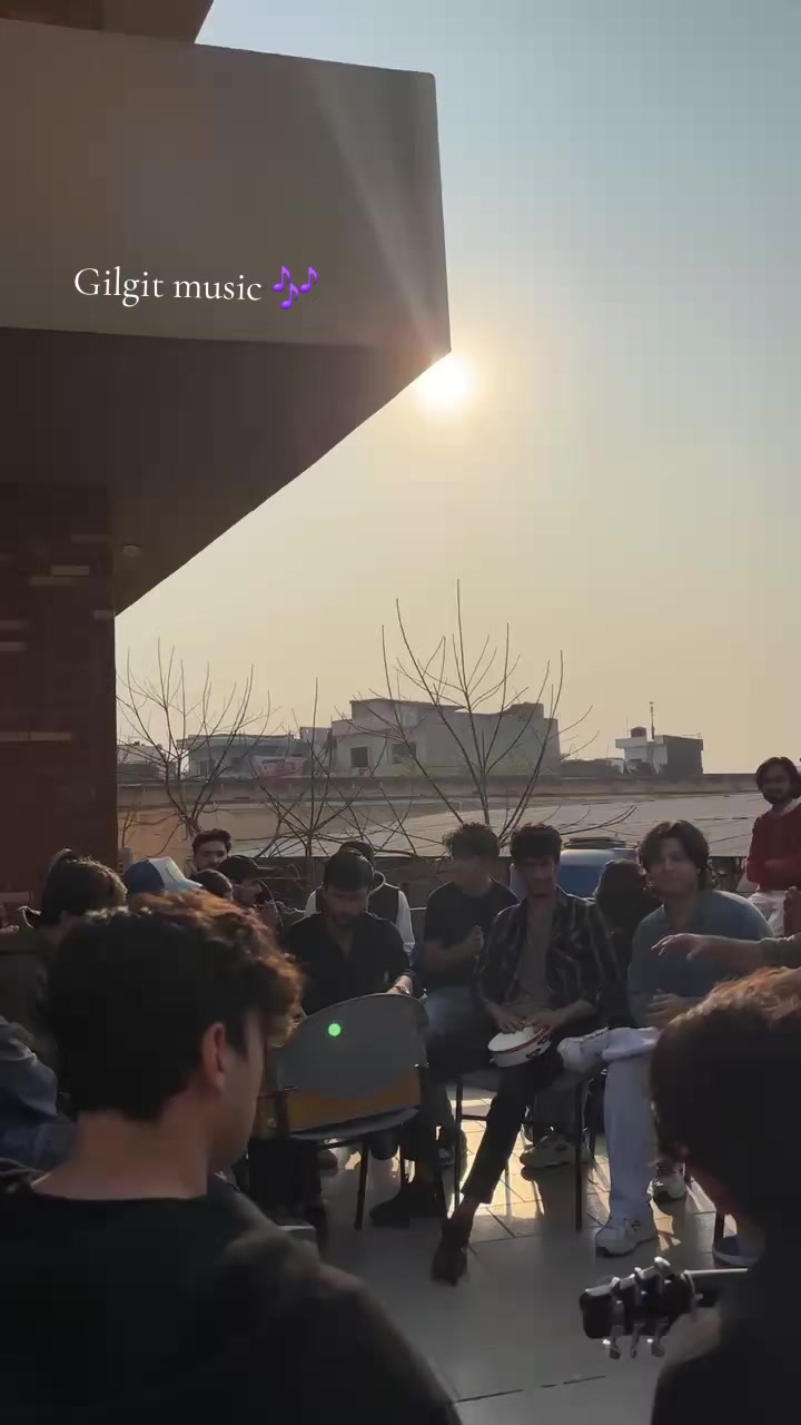 @comsians