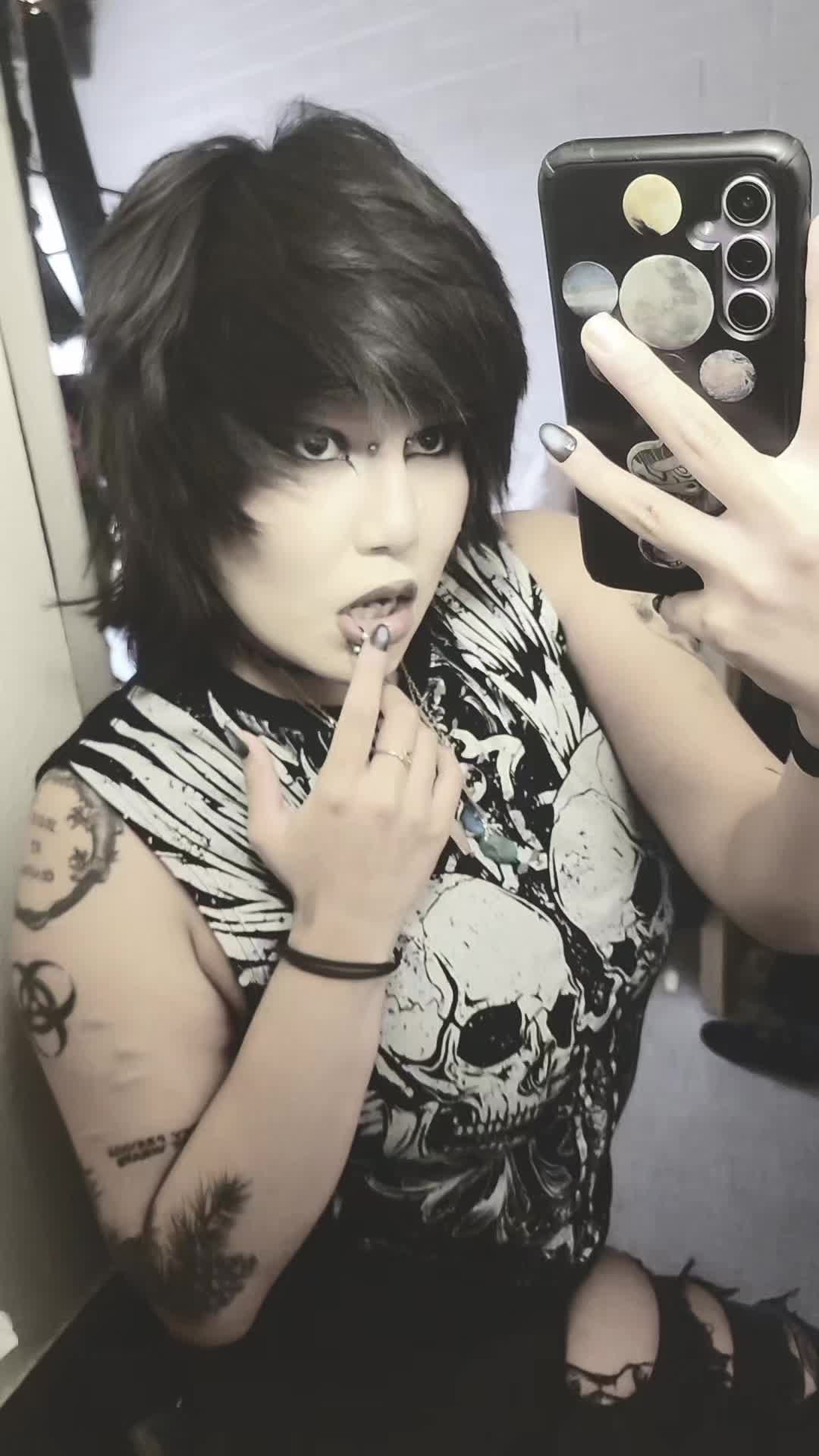 @theskysfallingg