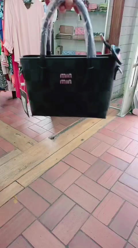 @El Gringo Tienda de Ropa Ameri