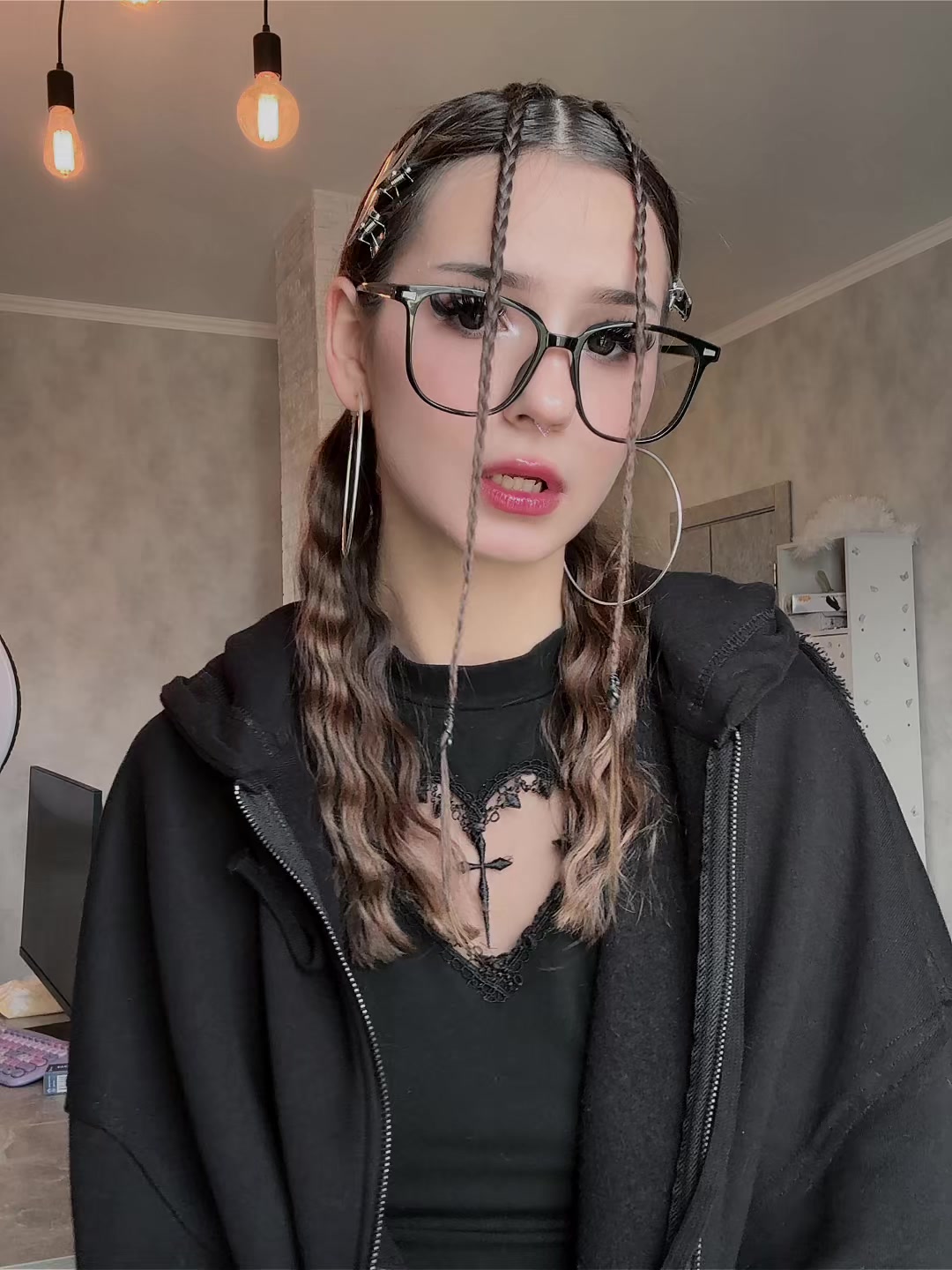 @vikexqqq