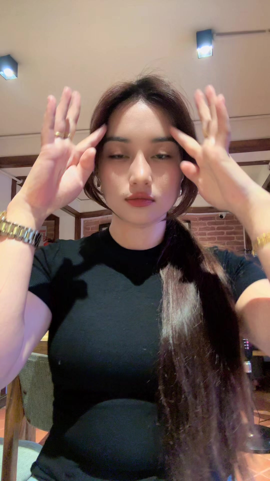 @Bindiya shrestha🐝🐘🧿