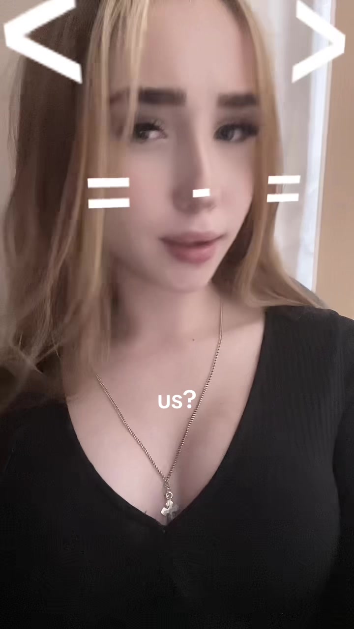 @полинка🥱