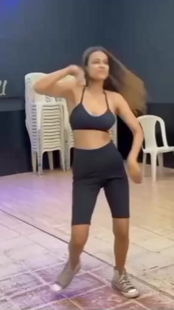 @nia Sharma