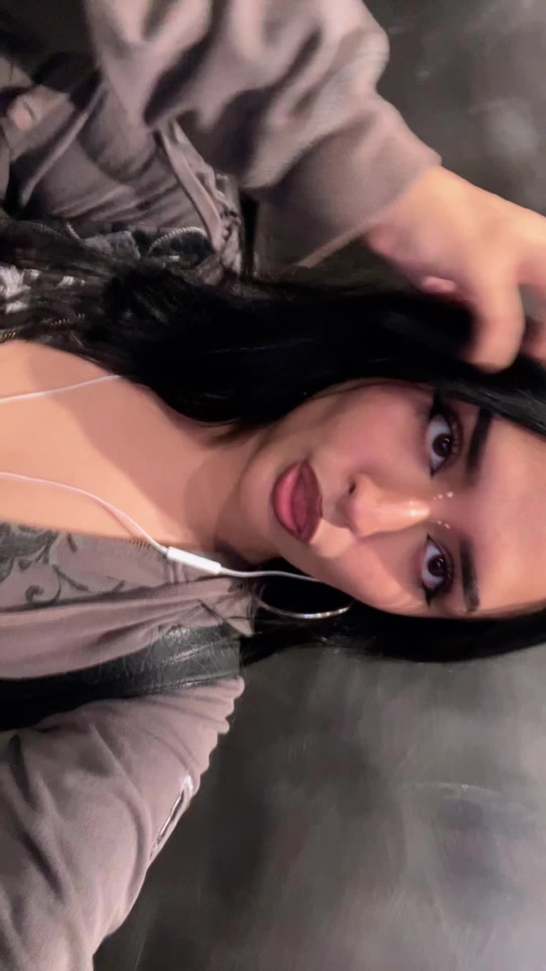 @<?>
