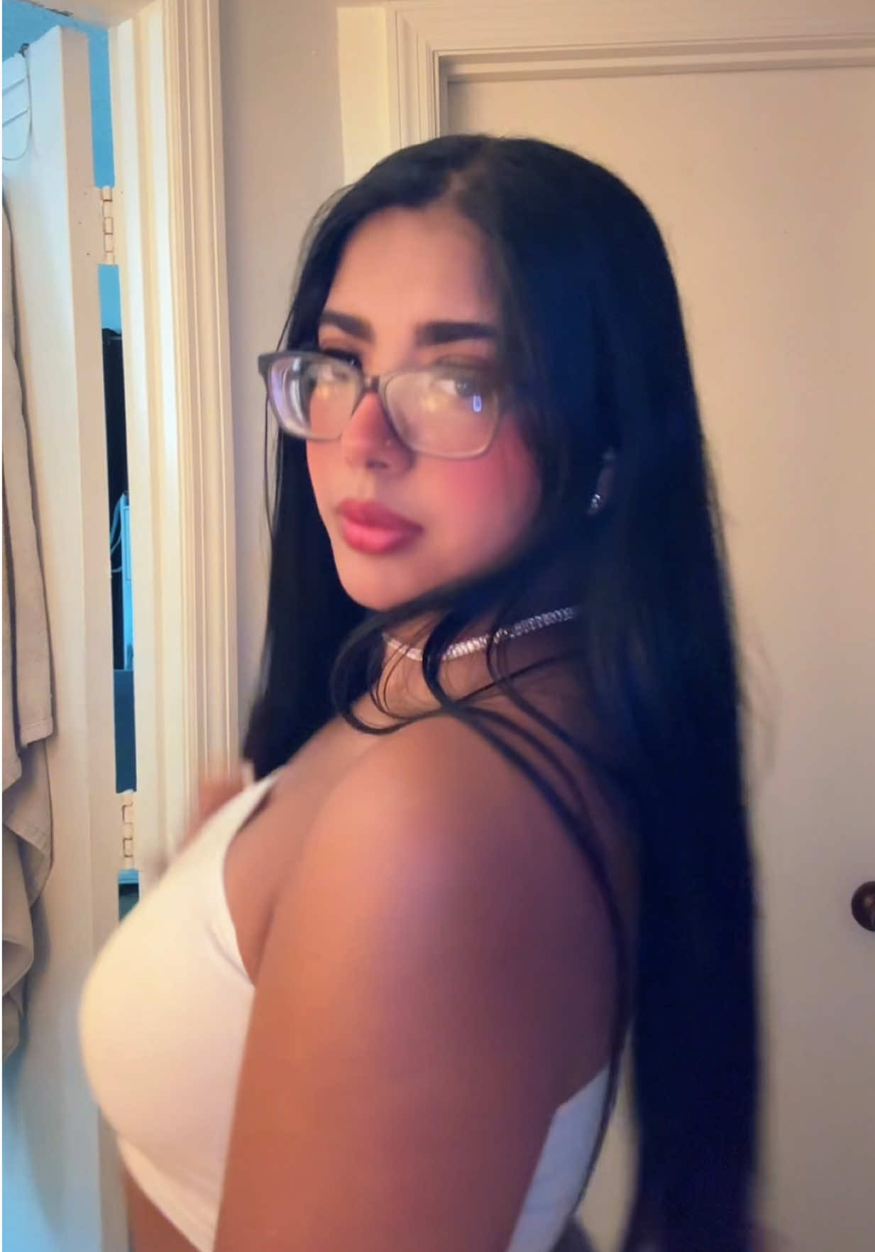 @Yvls