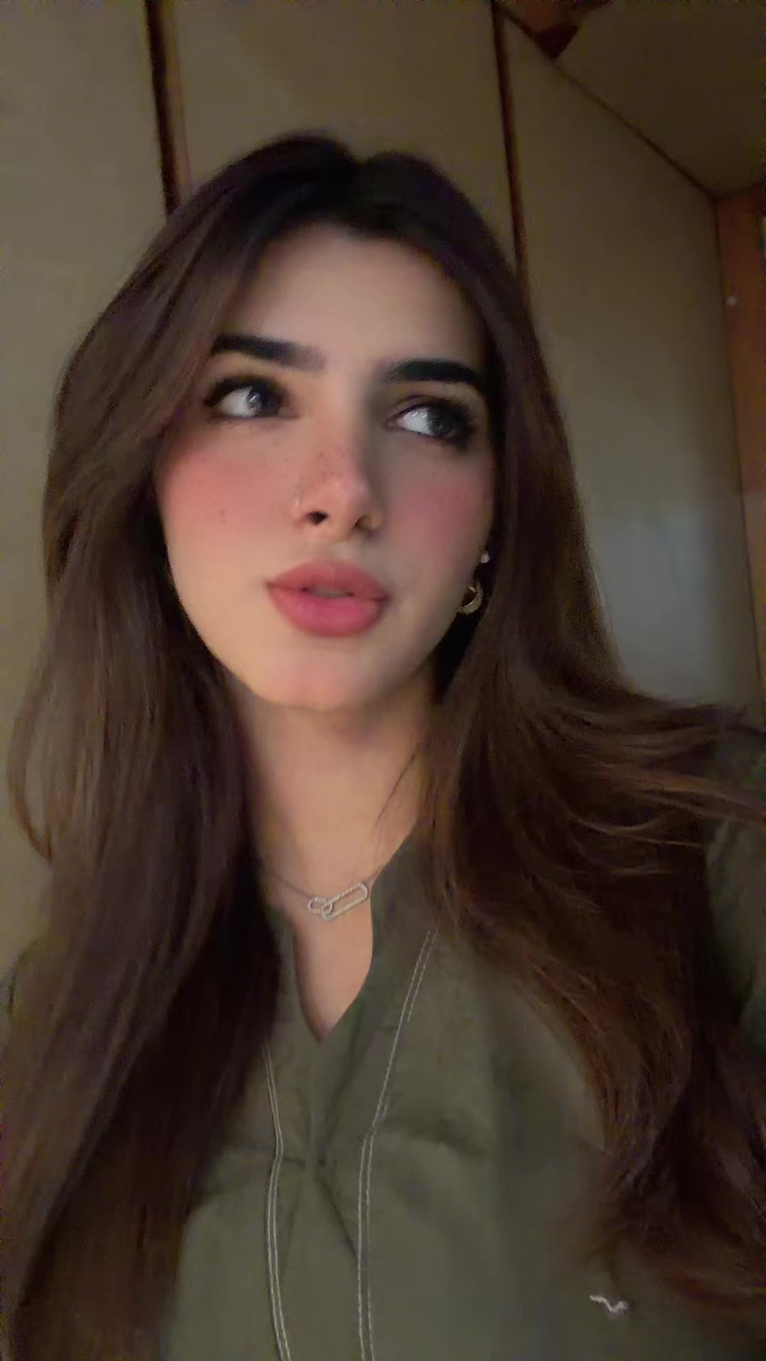 @Veeni