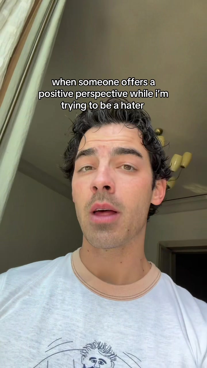 @joejonas