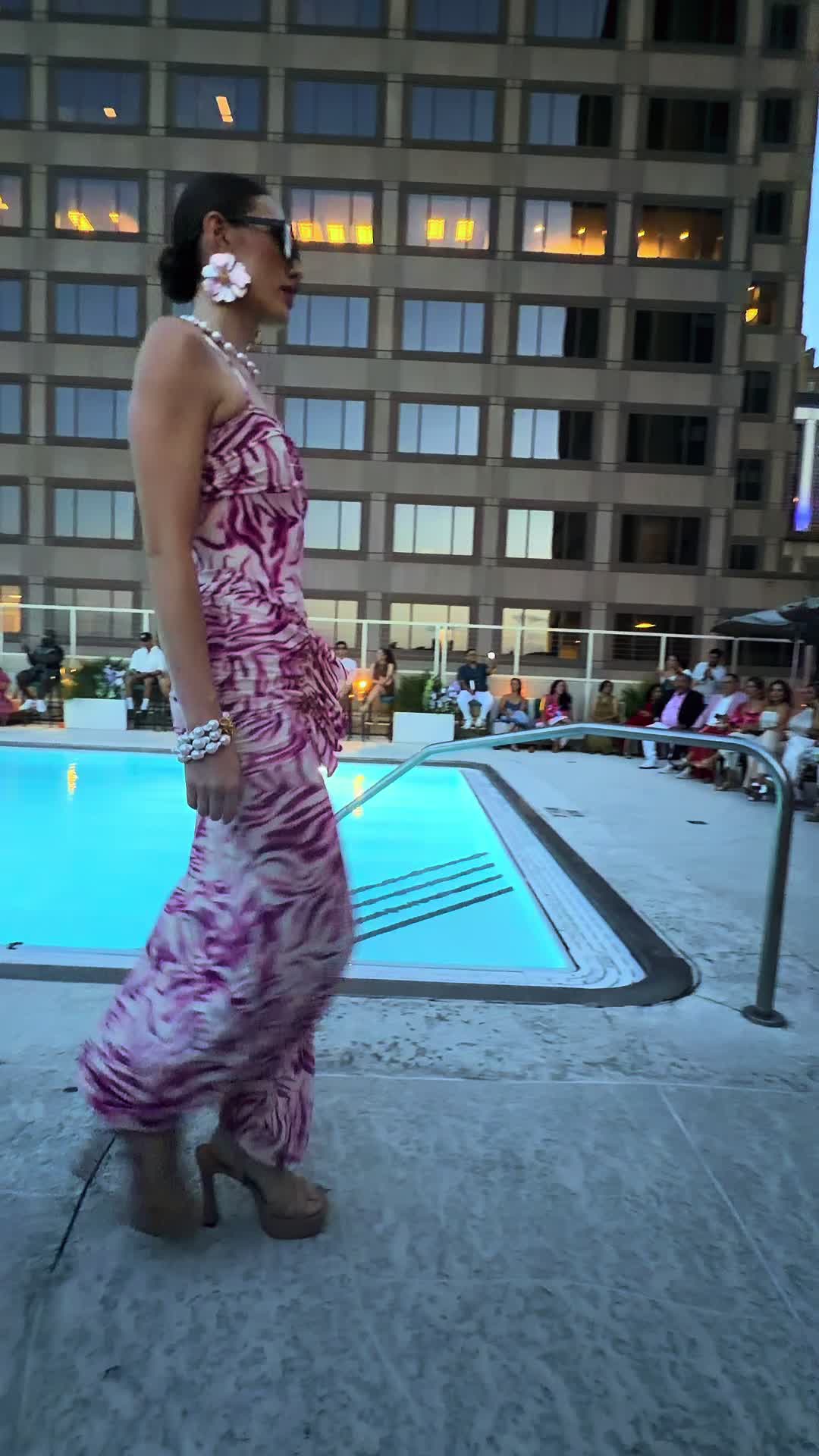 @MirandaLauren_