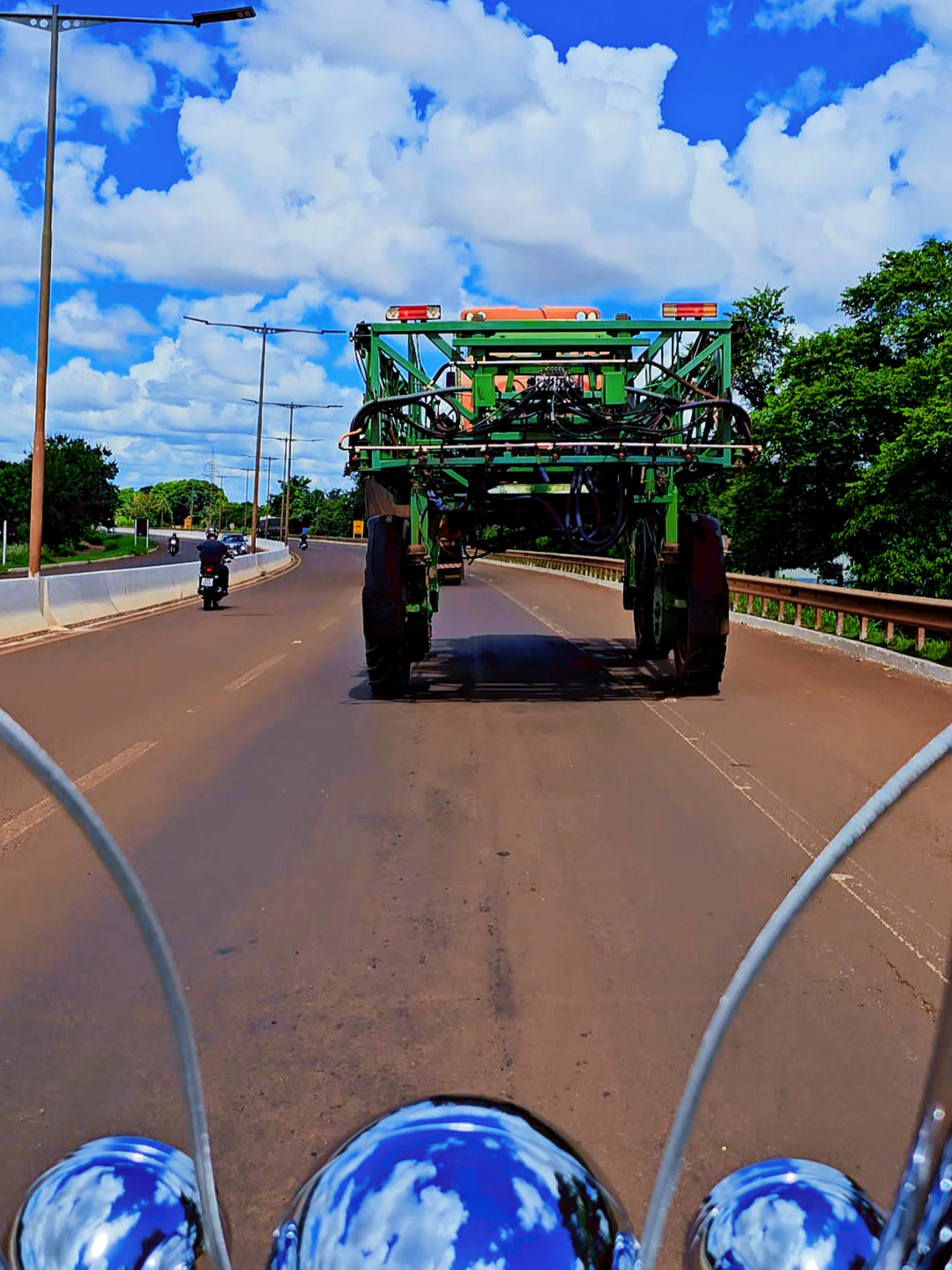 @De Moto? Pra onde?