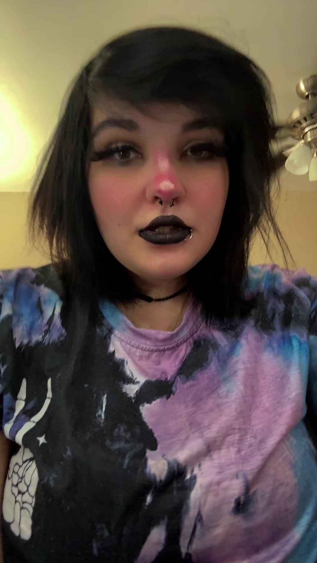 @Goth_mommy420
