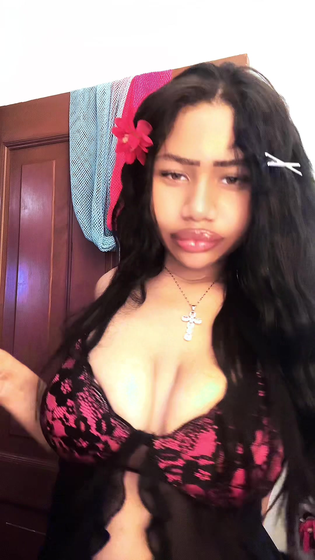 @Angel Leonoraah