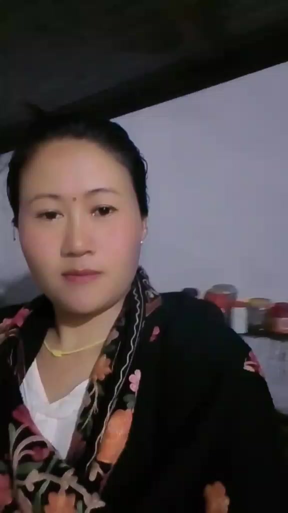 @China Gurung