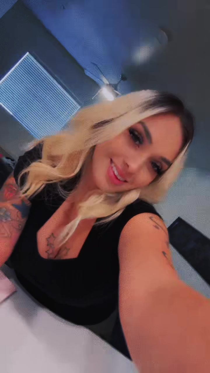 @Anayabeauty