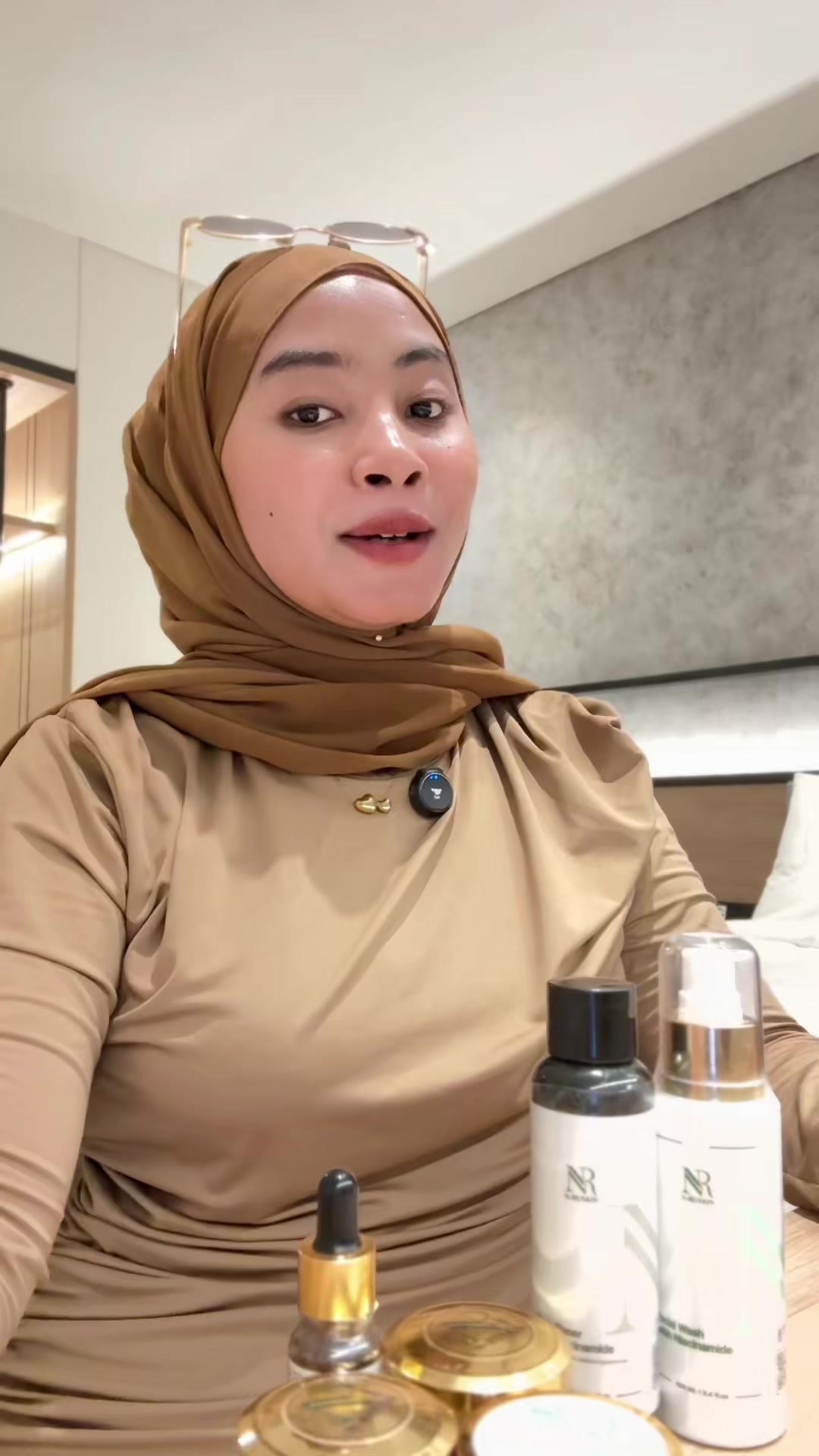 @Tania_
