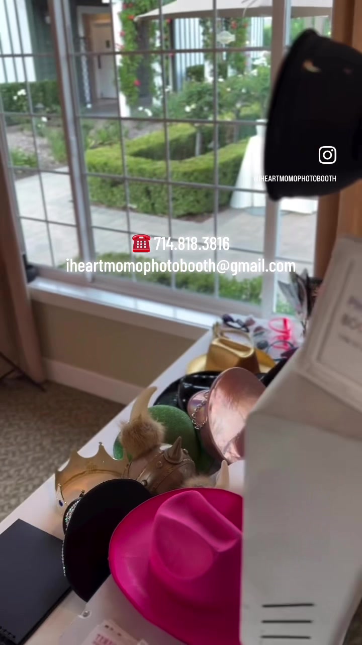 @iHeartMomoPhotoBooth