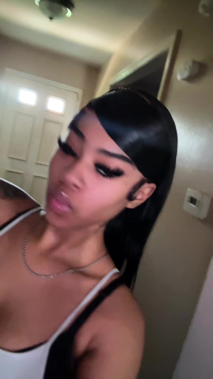 @Nyiaa😘 .