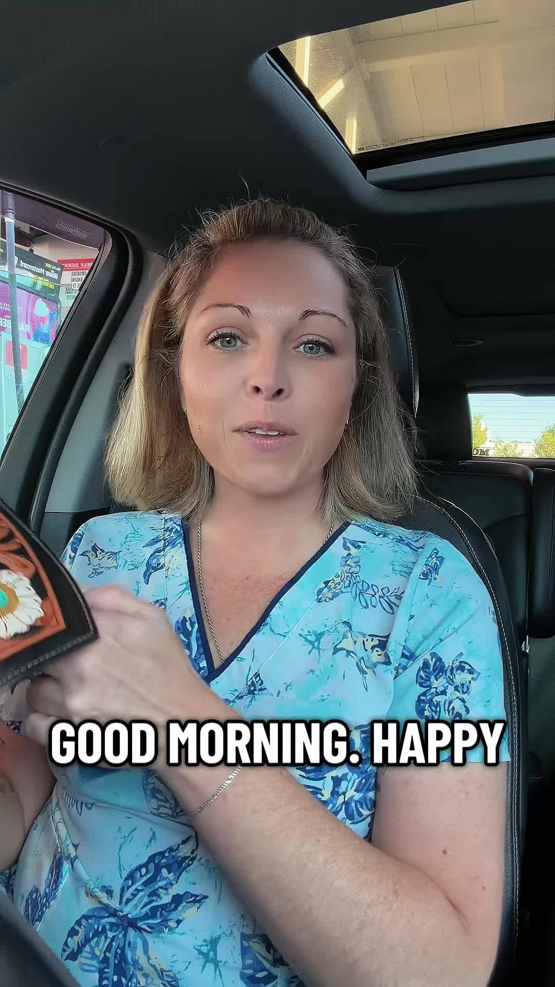 @momica_mama