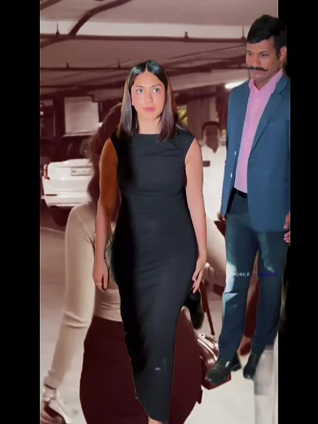 @Mrunal Thakur