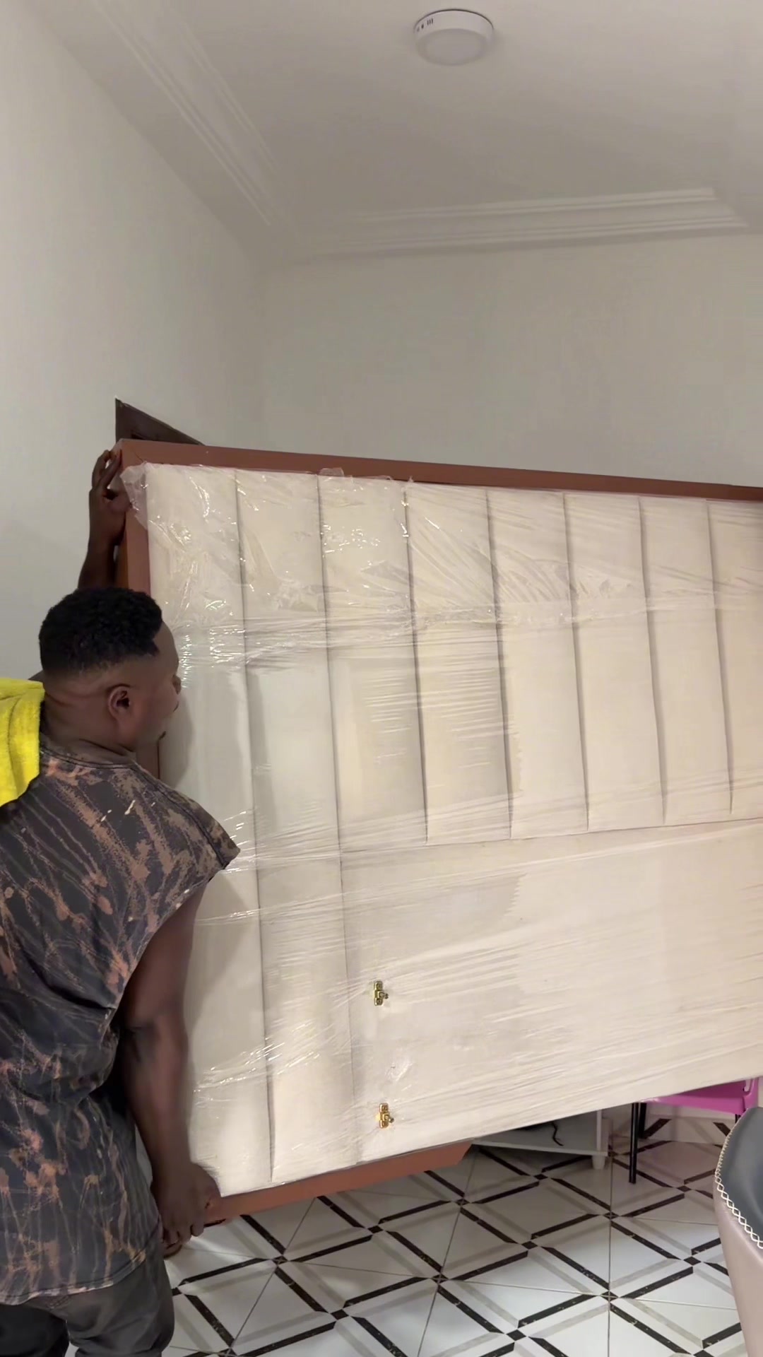 @haythefurnisher 🇬🇭