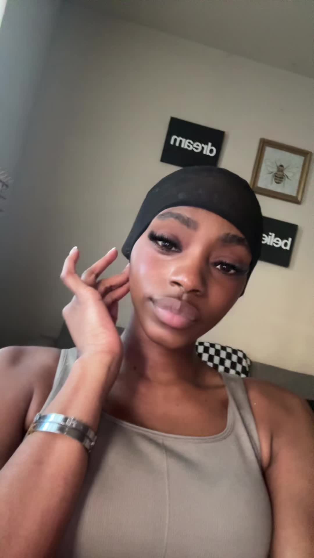 @luhneeezzy