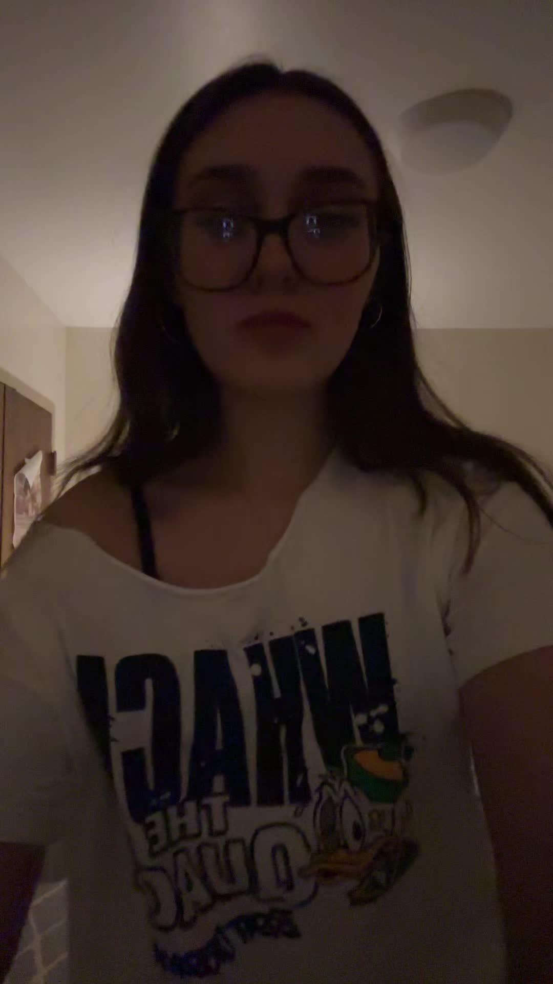 @:3