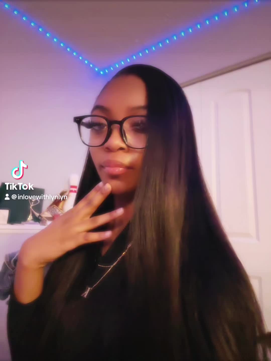 @whoislynlyn17