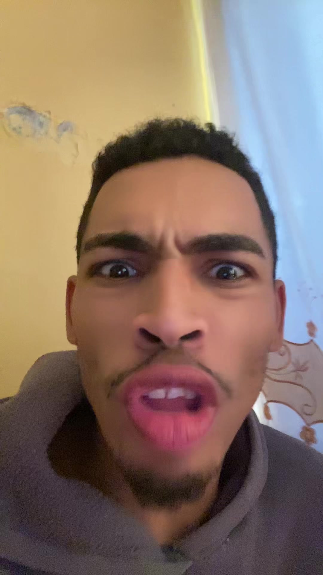 @DEIVI