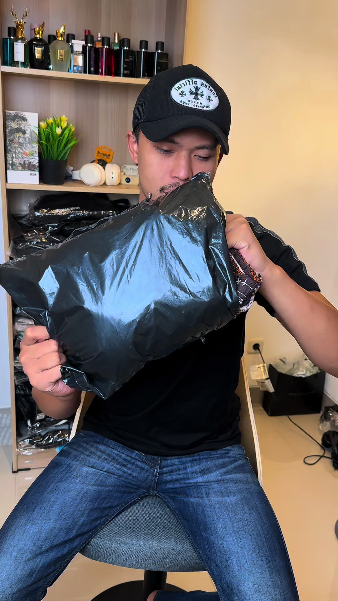 @๐ผ๐๐๐จ๐๐ค๐ฅ_