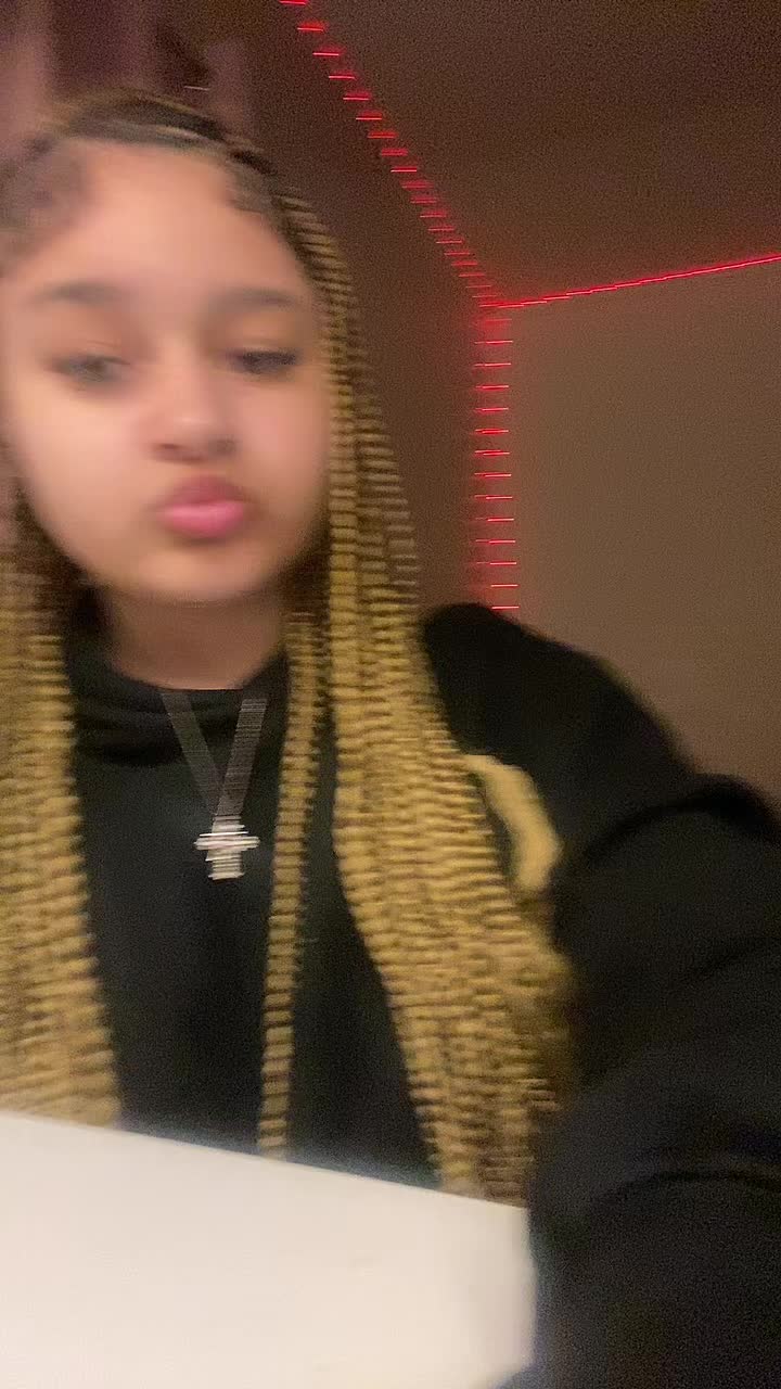 @azzy_..03