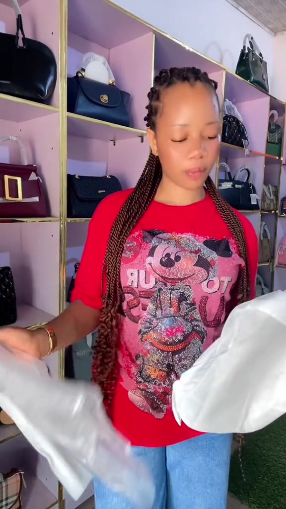 @OWERRI BAG VENDOR (VC)