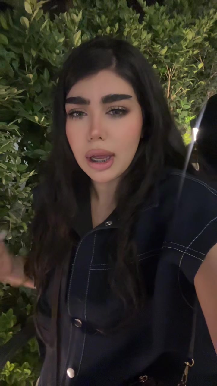 @manya_