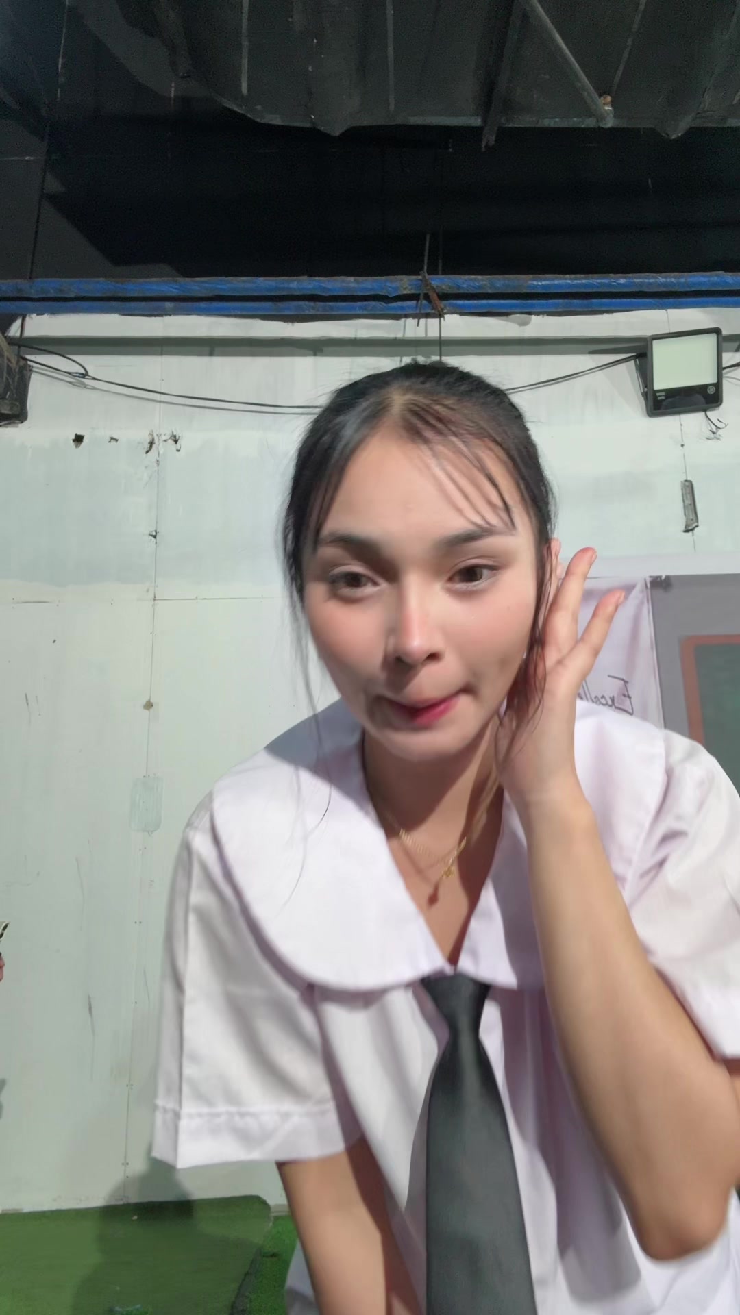 @Elahh