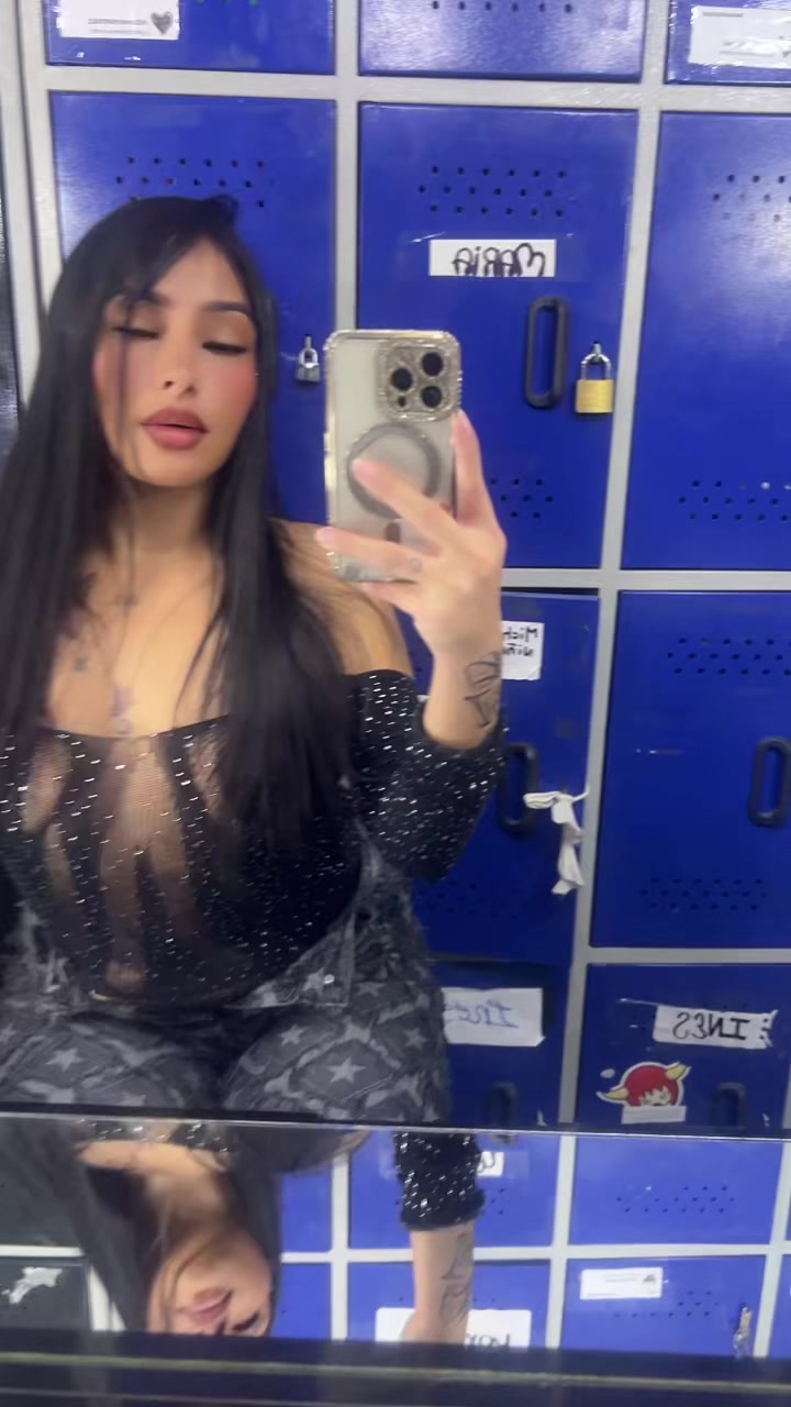 @Viviana