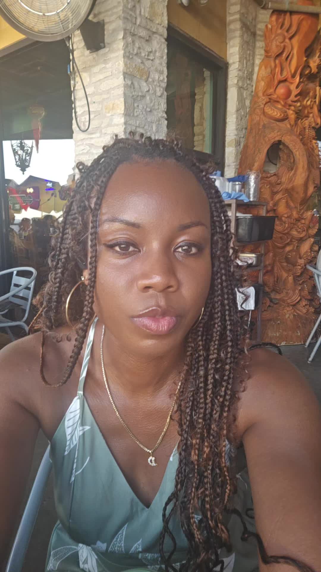 @Dominique Steele201