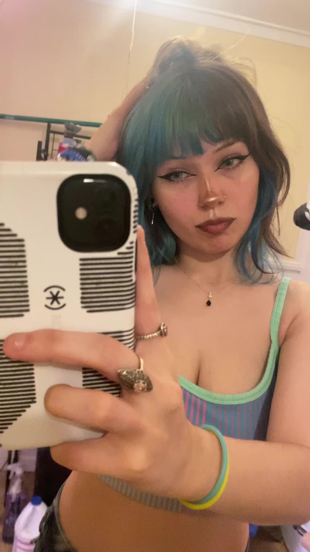 @roo<3