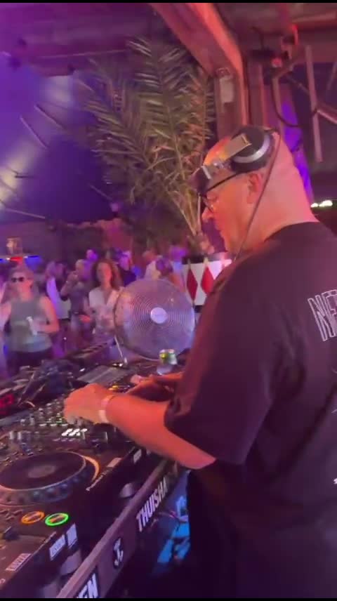 @DJ Mark van Dale