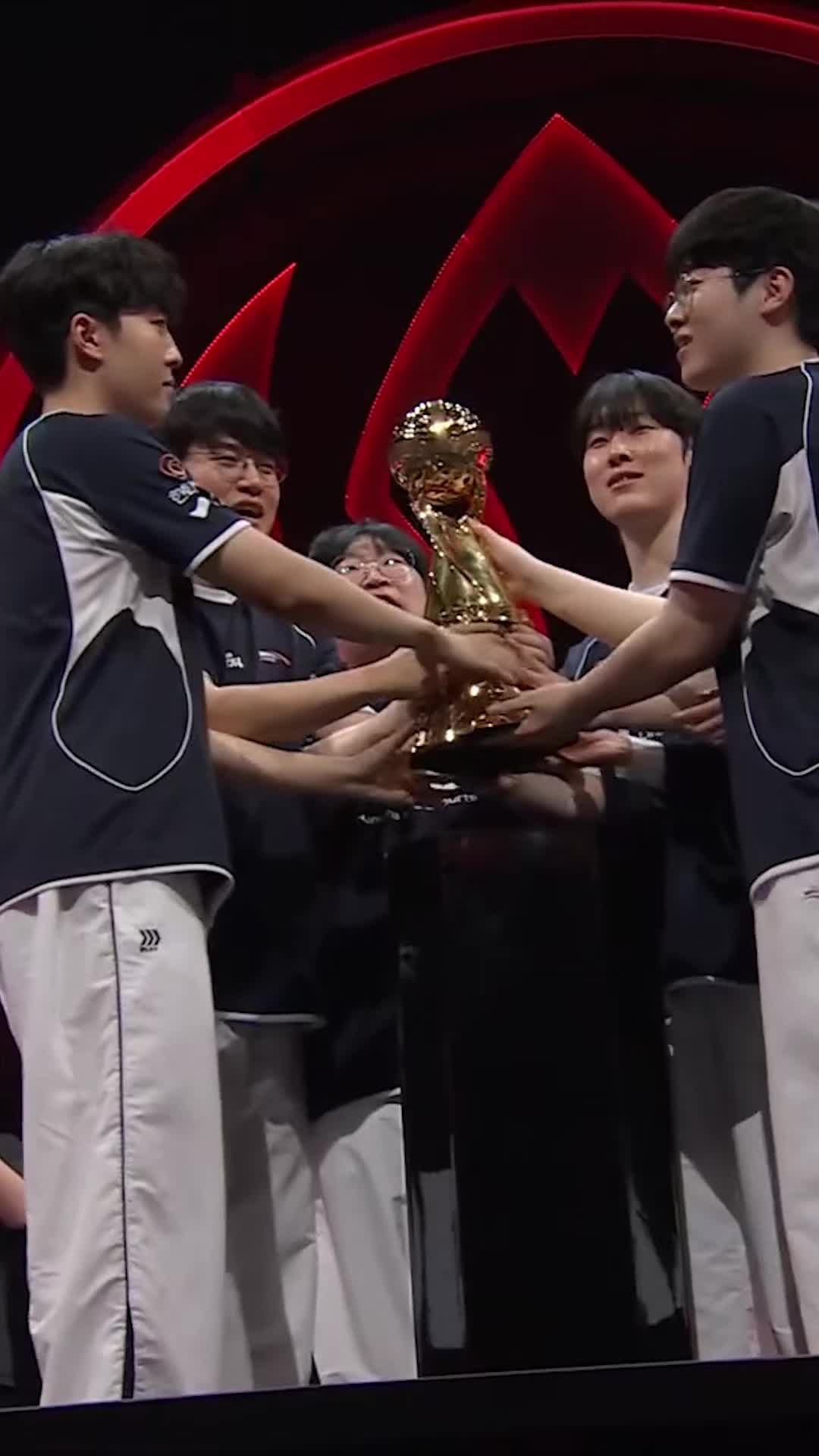 @LoL Esports