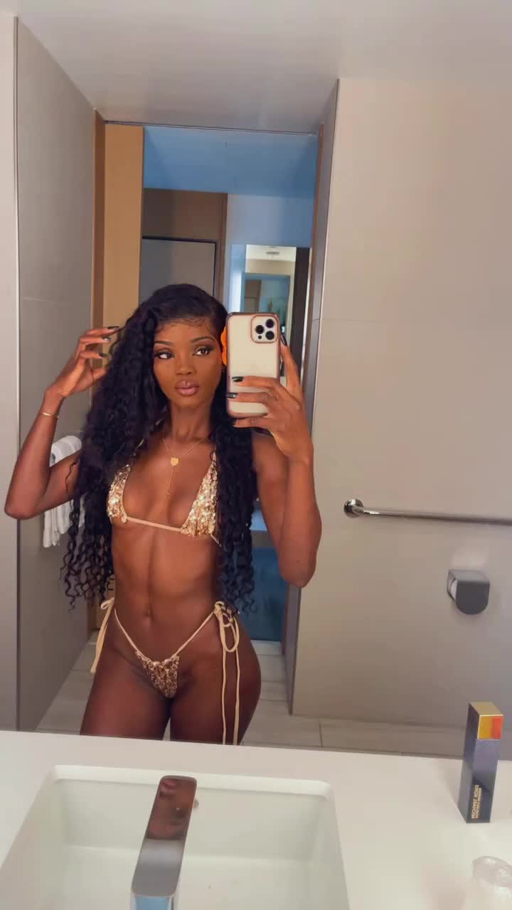 @Reine 👸🏾