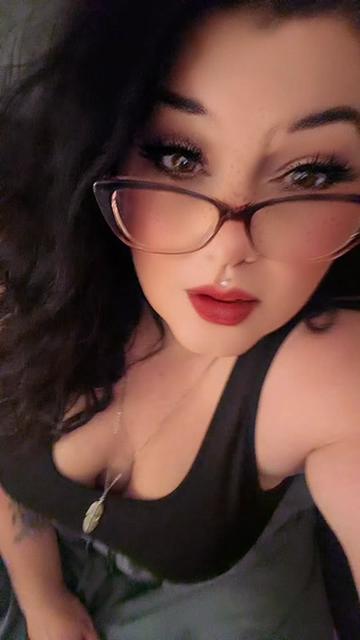 @Curvystonerchick