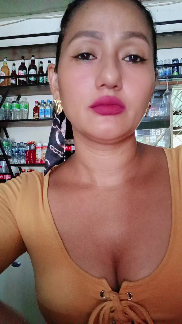 @giobaniaespinoza