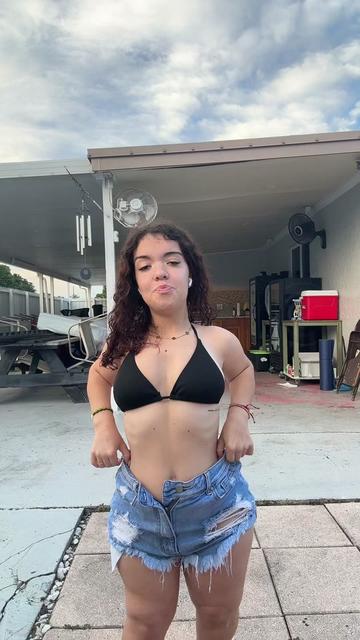 @𝑳𝒊𝒍𝑩𝒂𝒅𝒅𝒊𝒆𝑳𝒂𝒖𝒓𝒆𝒏