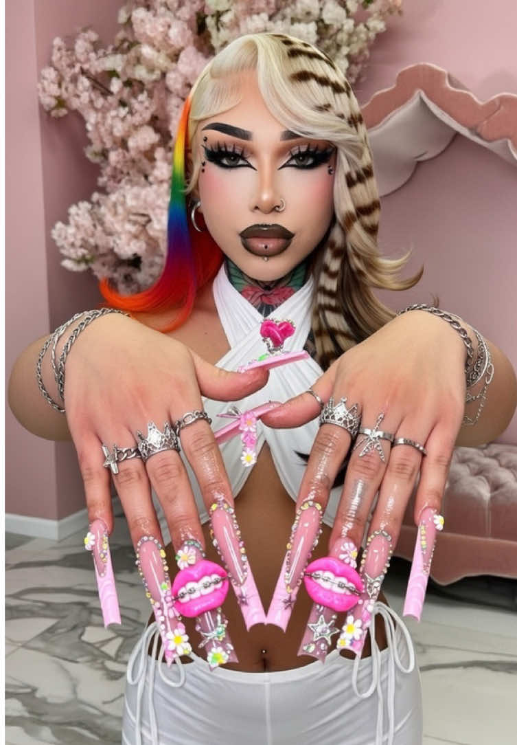 @𝑻𝒉𝒂𝒊 𝑽𝒊𝒓𝒊𝒗𝒆𝒍𝒍𝒂