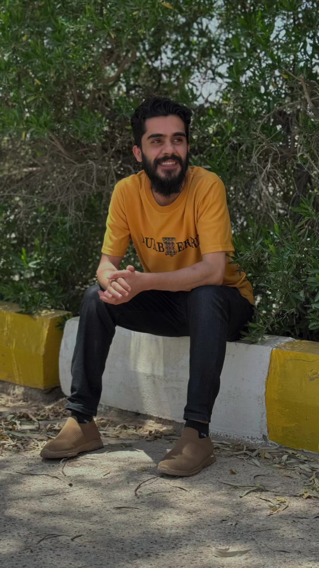 @عمر للزي العربي
