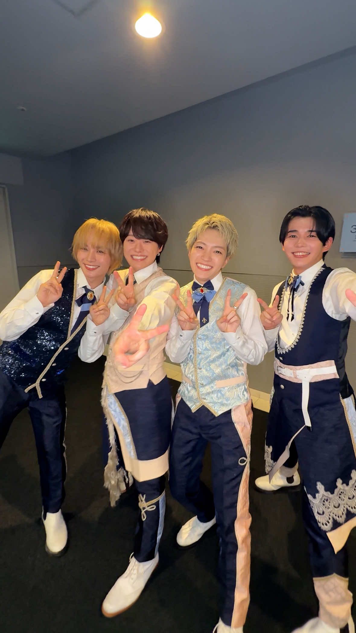 @なにわ男子 / Storm Labels