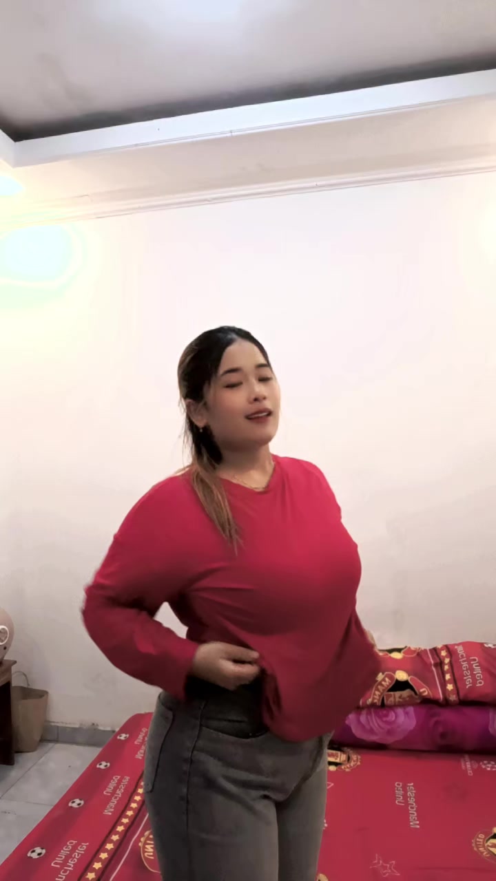 @EL,  Ella🍓🐝🐝